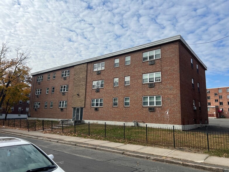 23 Marshall St, Hartford, CT for sale - Building Photo - Image 2 of 12