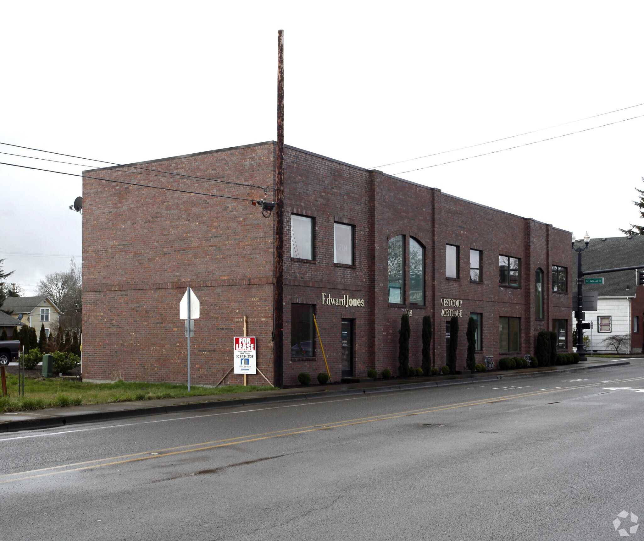1006 NE 3rd St, Mcminnville, OR for sale Primary Photo- Image 1 of 1