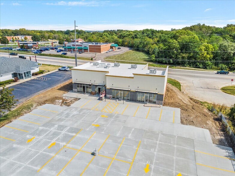 1000-1004 Jason Pl, Chatham, IL for lease - Building Photo - Image 2 of 3