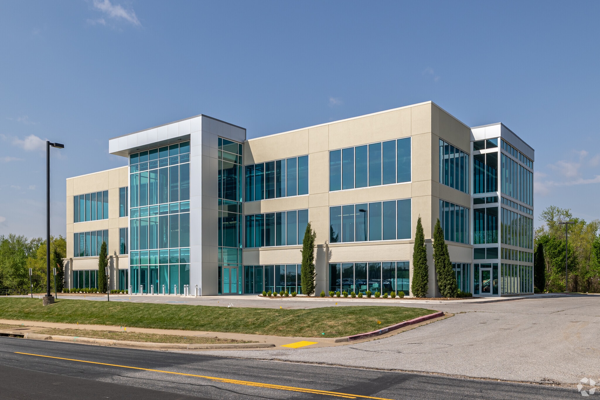 2700 SE S St, Bentonville, AR for lease Building Photo- Image 1 of 25
