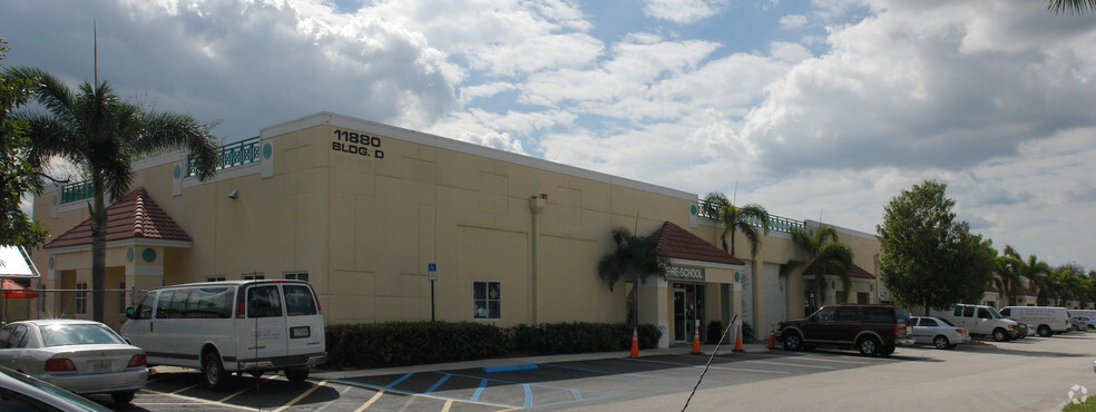 11880 W State Road 84, Davie, FL for lease - Primary Photo - Image 1 of 4