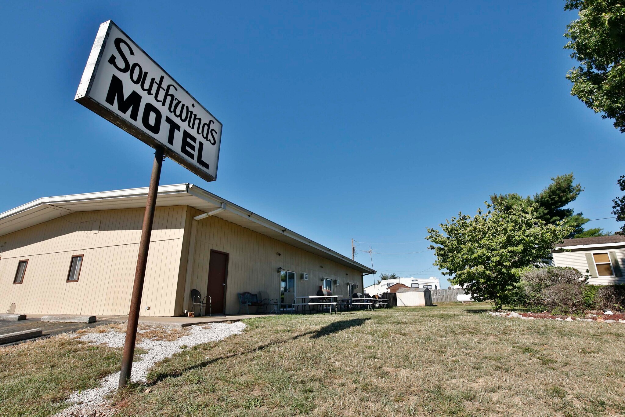 5 Southwinds Loop, Greenfield, MO 65661 Southwinds Motel