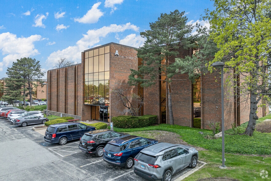 800 Roosevelt Rd, Glen Ellyn, IL for lease - Primary Photo - Image 1 of 5