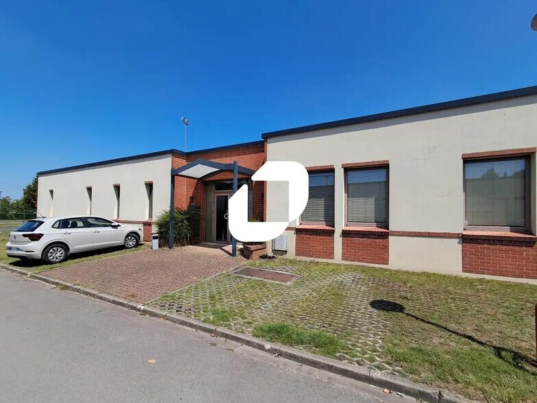 Office in Templemars for lease - Building Photo - Image 1 of 9