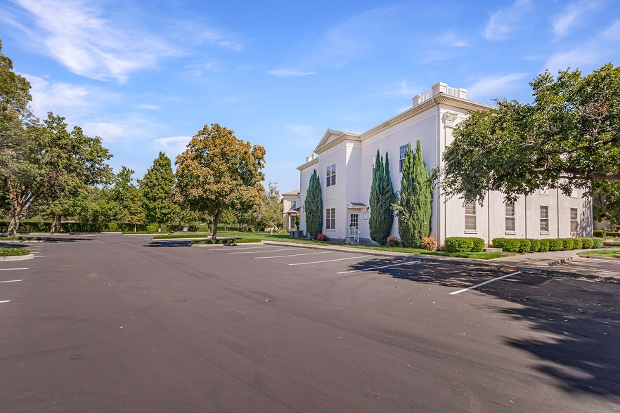 110 Independence Cir, Chico, CA for lease - Building Photo - Image 3 of 5