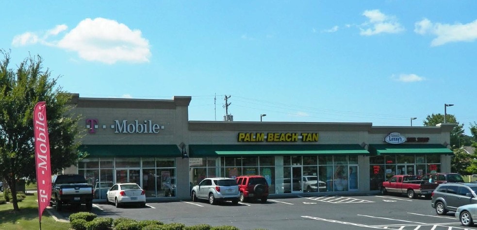 403-409 Cox Creek Pky, Florence, AL for sale - Primary Photo - Image 1 of 3