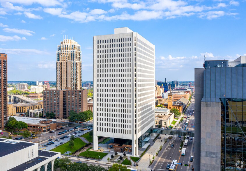 100 Washington Ave S, Minneapolis, MN for lease - Primary Photo - Image 1 of 27