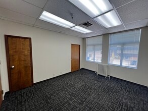 153-191 High St SE, Salem, OR for lease Interior Photo- Image 2 of 4