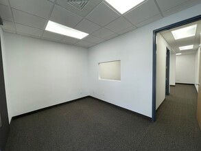 2700-2750 N 29th Ave, Hollywood, FL for lease Interior Photo- Image 2 of 11