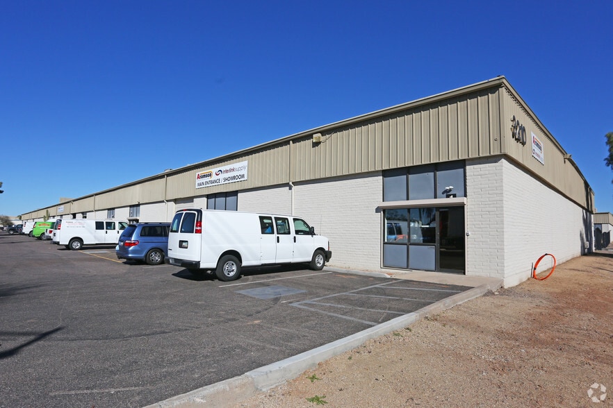 3230 E Roeser Rd, Phoenix, AZ for lease - Primary Photo - Image 1 of 4
