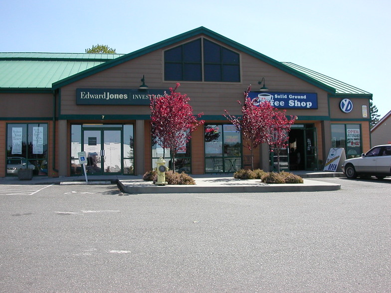 275 SE Cabot Dr, Oak Harbor, WA for lease - Building Photo - Image 1 of 4