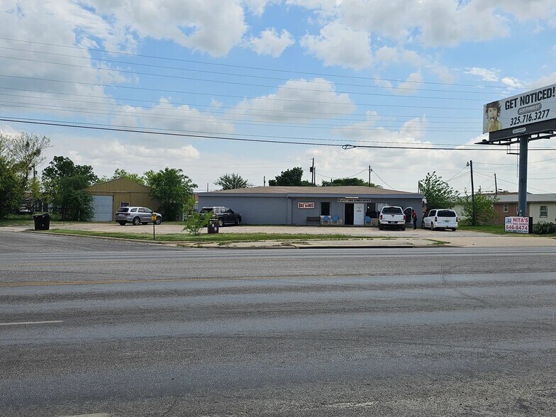 1004 W Commerce St, Brownwood, TX for sale - Building Photo - Image 1 of 1