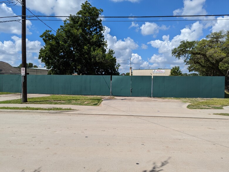 10325 Fulton, Houston, TX for sale - Primary Photo - Image 1 of 1