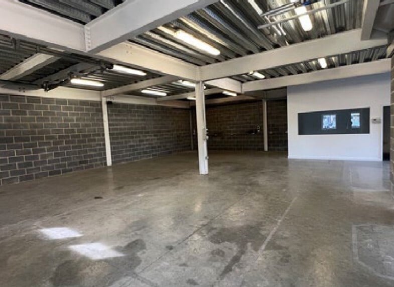 Schooner Ct, Dartford for lease - Interior Photo - Image 3 of 6