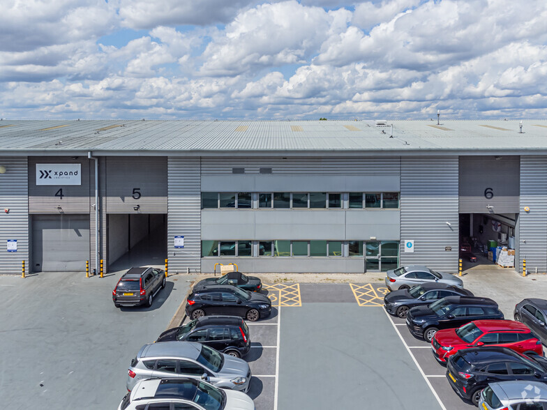 Cranes Farm Rd, Basildon for lease - Building Photo - Image 1 of 25