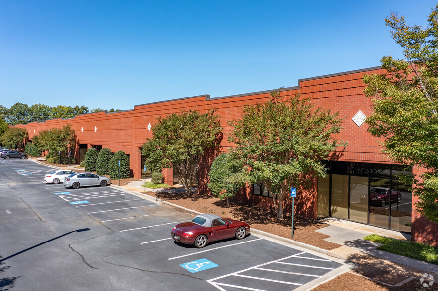 1785 Corporate Dr, Norcross, GA for lease - Primary Photo - Image 1 of 4