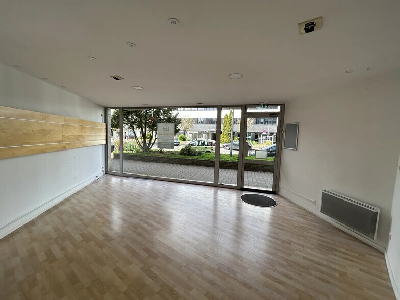 57 Rue Du Grand Faubourg, Chartres for sale - Interior Photo - Image 3 of 7