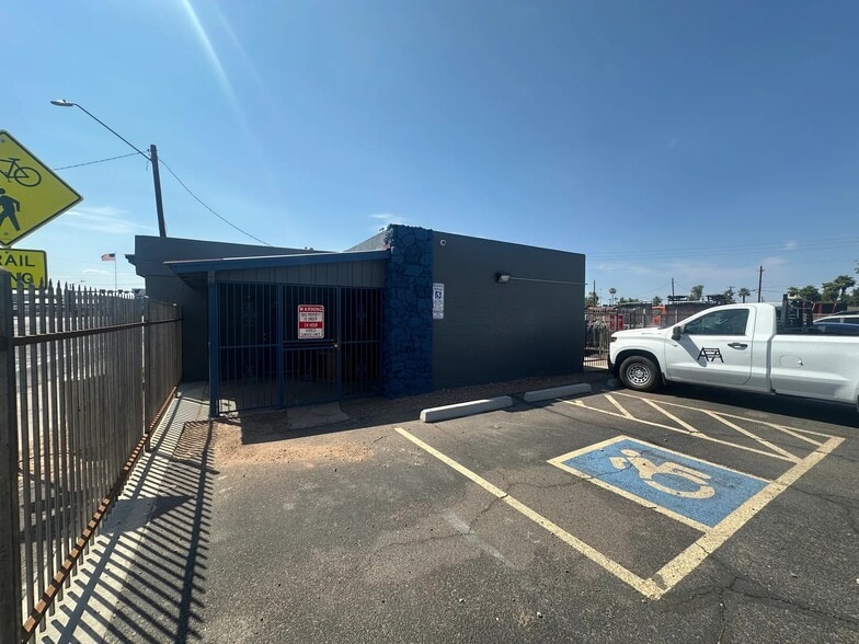 2204-2206 W Indian School Rd, Phoenix, AZ for sale - Building Photo - Image 2 of 10
