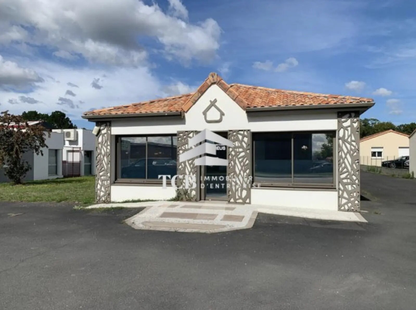 Office in Basse-Goulaine for sale Building Photo- Image 1 of 7