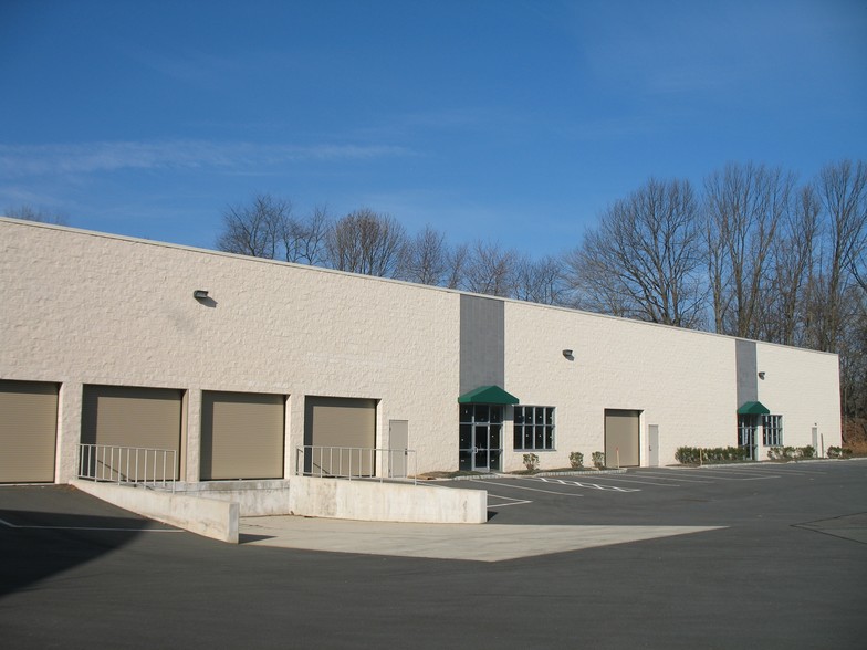 800 Silvia St, Ewing, NJ for lease - Building Photo - Image 1 of 3