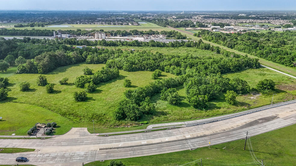 3901 Magnolia Pky, Pearland, TX for sale - Aerial - Image 2 of 25