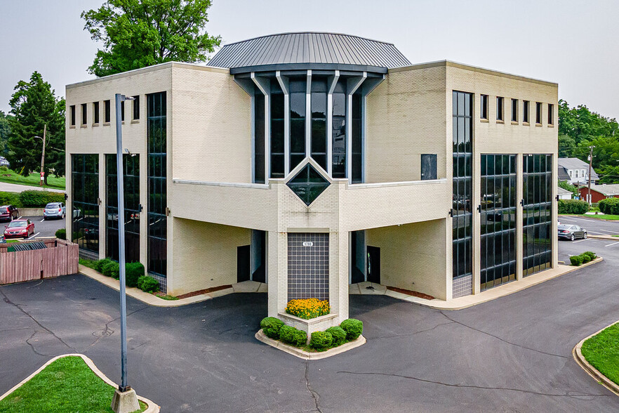 1700 Old Bluegrass Ave, Louisville, KY for sale - Building Photo - Image 3 of 9