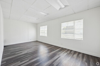 1510-1512 11th St, Santa Monica, CA for lease Interior Photo- Image 1 of 3