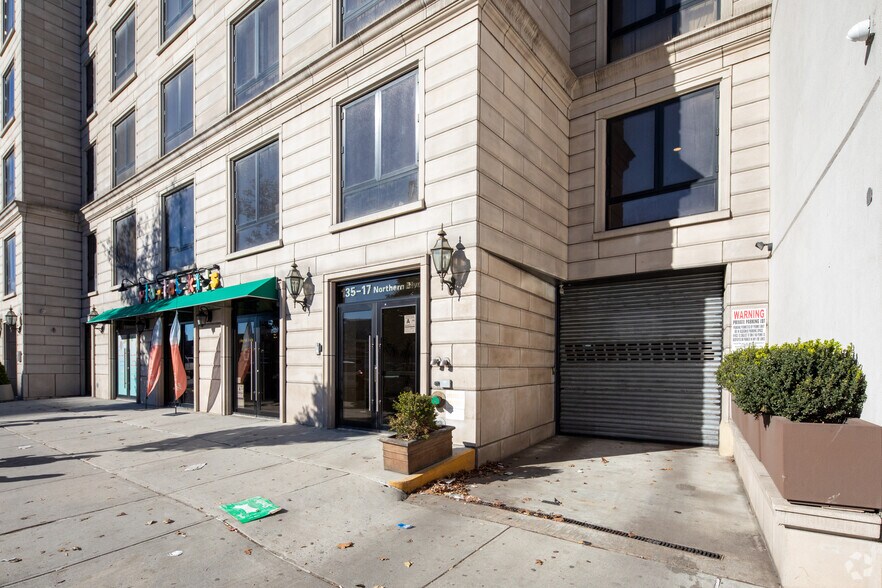 135-17 Northern Blvd, Flushing, NY for lease - Building Photo - Image 3 of 13