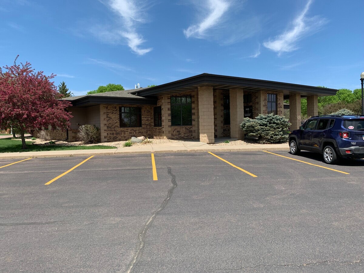 6900 S Lyncrest, Sioux Falls, SD 57108