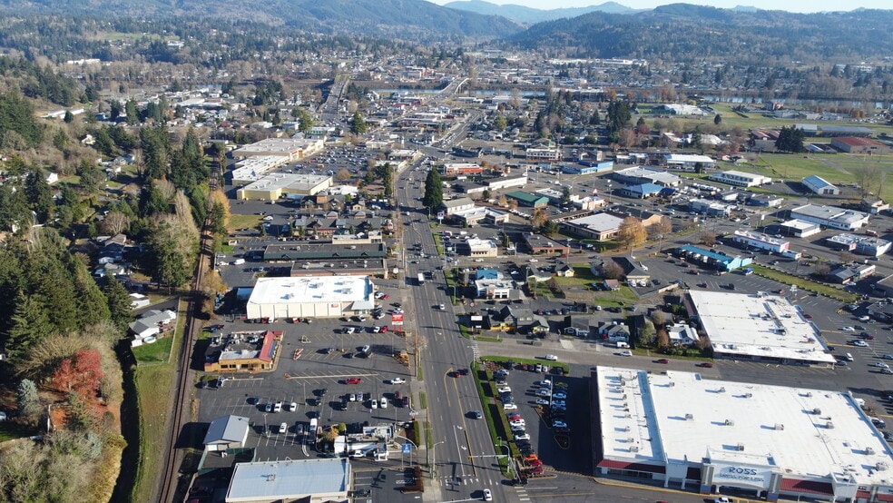 1010 Ocean Beach Hwy, Longview, WA for sale - Building Photo - Image 3 of 5