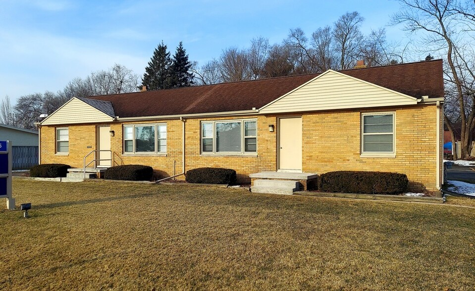 5093-5095 Brookfield Dr, East Lansing, MI for lease - Building Photo - Image 1 of 1