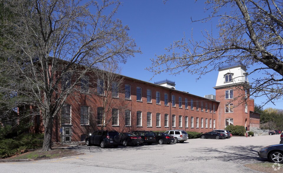 650 Ten Rod Rd, North Kingstown, RI for sale - Primary Photo - Image 1 of 1