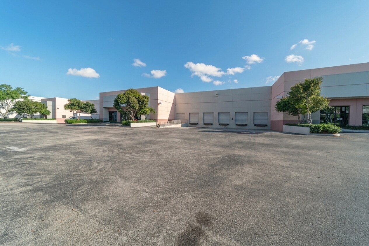 3930 Executive Way, Miramar, FL for lease Interior Photo- Image 1 of 3