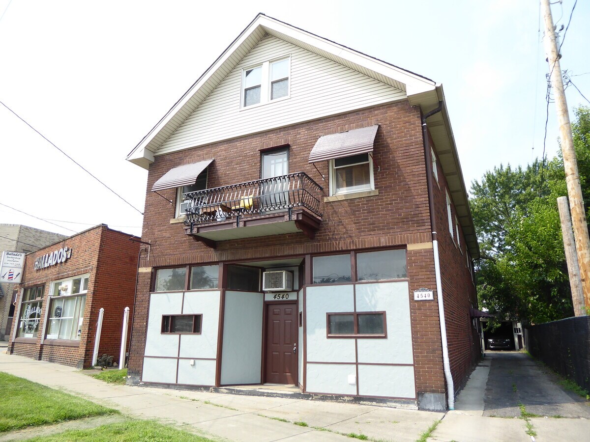 4540 State Rd, Cleveland, OH 44109