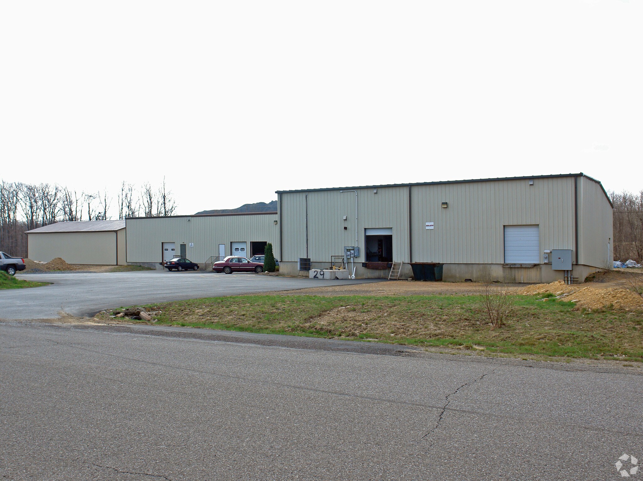 29 N Conahan Dr, Hazleton, PA for sale Primary Photo- Image 1 of 1