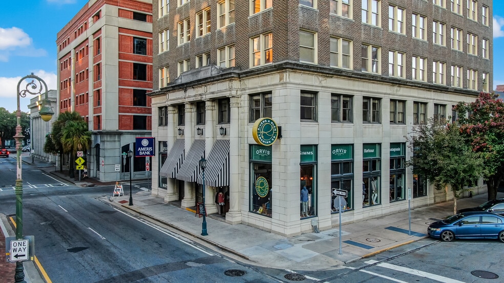 24 Drayton St, Savannah, GA for lease - Building Photo - Image 3 of 12