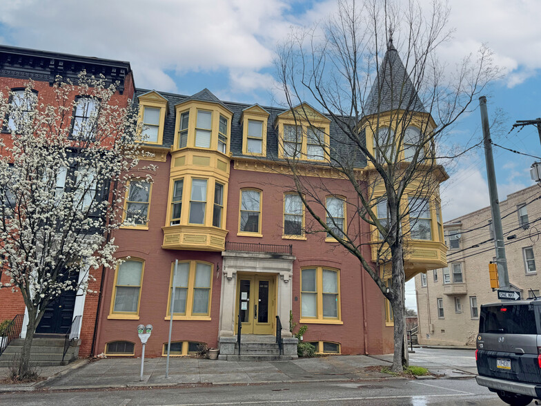 267-269 E Market St, York, PA for sale - Building Photo - Image 2 of 6