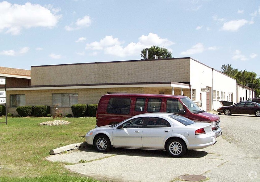 148 N Groesbeck Hwy, Mount Clemens, MI for lease - Primary Photo - Image 3 of 3