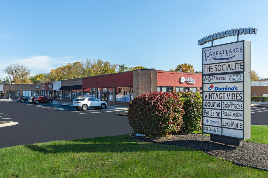 16112-16184 Middlebelt Rd, Livonia, MI for lease - Building Photo - Image 1 of 5