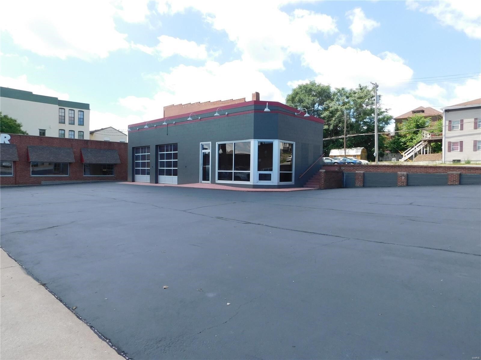 219 N Third St, Hannibal, MO for sale Primary Photo- Image 1 of 1