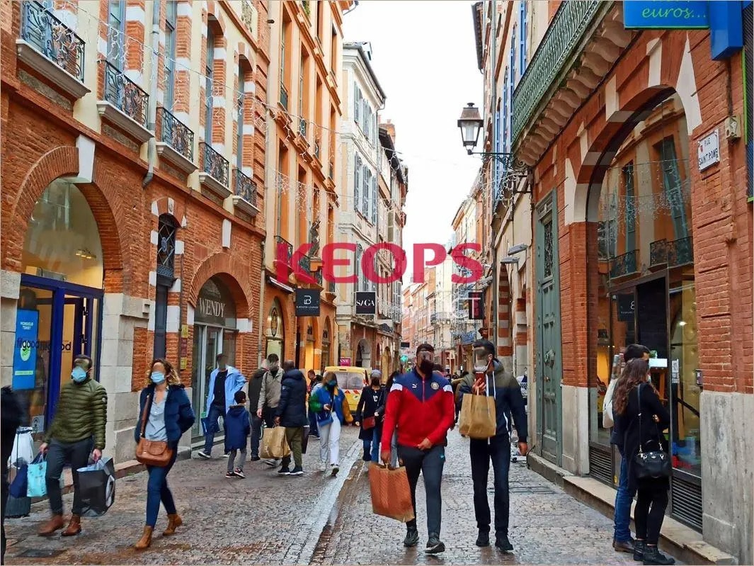 Retail in Toulouse for lease Building Photo- Image 1 of 4