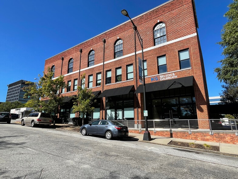 131 Falls St, Greenville, SC for lease - Building Photo - Image 1 of 5