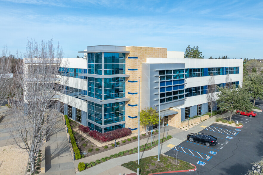 8890 Cal Center Dr, Sacramento, CA for lease - Building Photo - Image 1 of 20