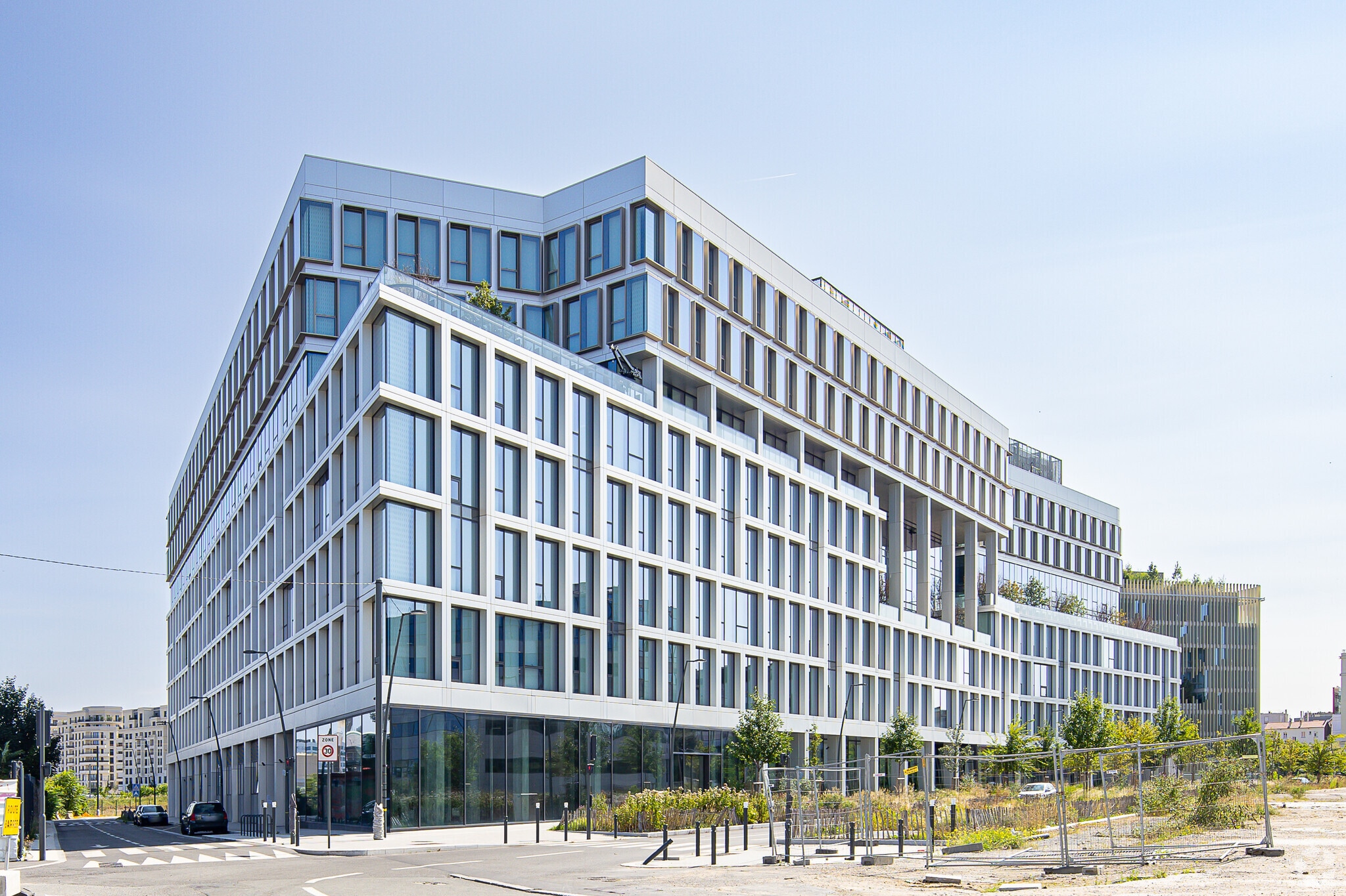 Office in Saint-Ouen-sur-Seine for lease Primary Photo- Image 1 of 3