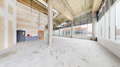 2615-2865 Ave Van Horne, Montréal, QC for lease Interior Photo- Image 2 of 4