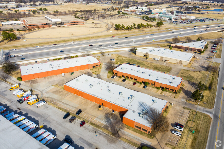 12101 E 51st St, Tulsa, OK for lease - Building Photo - Image 1 of 34