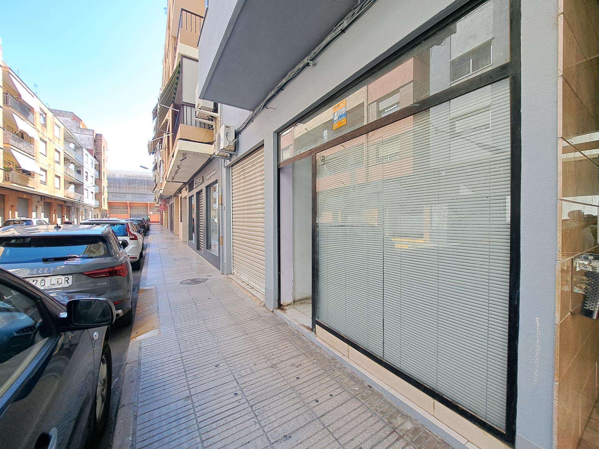 Retail in Alzira for sale Building Photo- Image 1 of 12