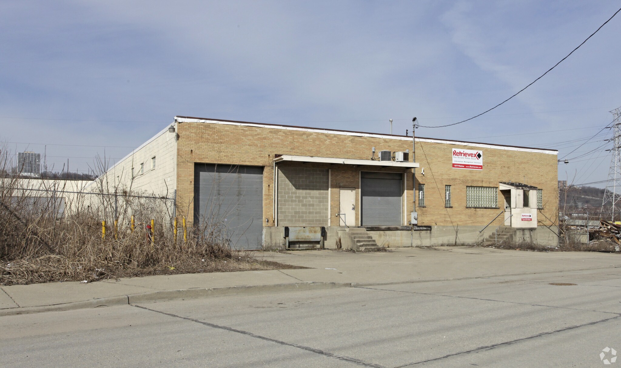 903-910 Dance Ct, Cincinnati, OH for sale Building Photo- Image 1 of 1