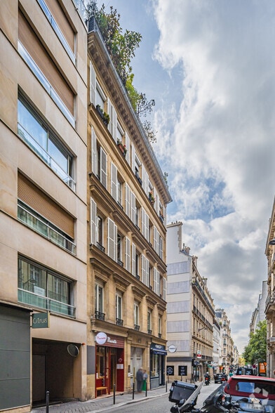 50 Rue De Miromesnil, Paris for sale - Building Photo - Image 2 of 21