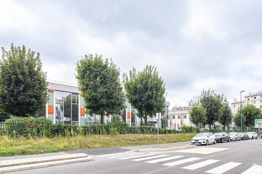 Flex in Gennevilliers for lease - Primary Photo - Image 1 of 2